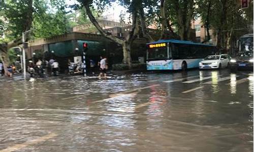 苏州暴雨情况_江苏苏州暴雨最新消息今天